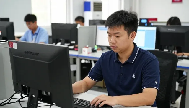 中移（深圳）商务有限公司满足不同门店展厅下的团队需求